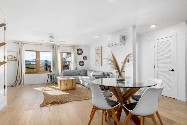 208 Capitola Avenue, Capitola CA: https://media.crmls.org/mediaz/629b515d-4548-4654-b800-b0beec661533.jpg