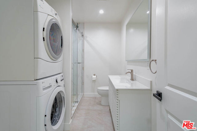 6627 Ranchito Avenue, Valley Glen CA: https://media.crmls.org/mediaz/629b5480-e5c7-4584-bbfb-50a0d54a2cf9.jpg