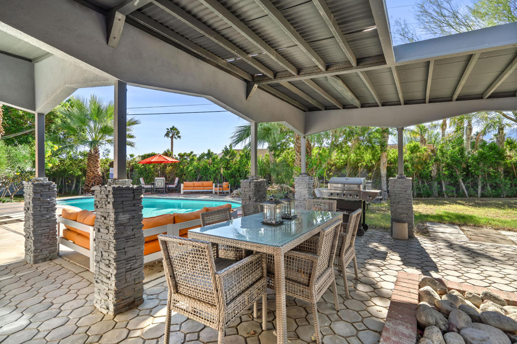 1950 N Magnolia Road