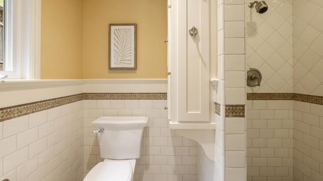 161 E Floresta Way, Portola Valley CA: https://media.crmls.org/mediaz/629be444-a53e-44dc-a617-864e4da6cd7e.jpg