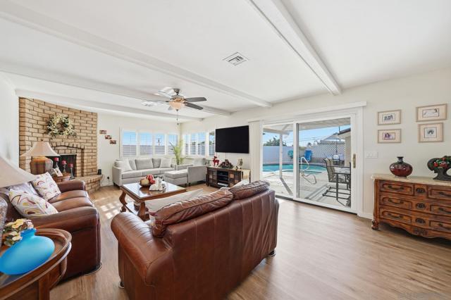 1434 Manchester St, National City CA: https://media.crmls.org/mediaz/629c13af-41f4-4d87-b3ff-97e9e422dd94.jpg