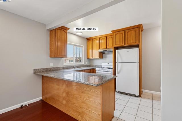 290 2Nd Ave, San Leandro CA: https://media.crmls.org/mediaz/629c1447-9f0d-4014-8161-59f72c177bf6.jpg