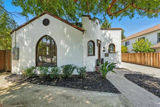 1165 Clinton Street, Redwood City CA: https://media.crmls.org/mediaz/629c24a2-b2ad-45b8-9a76-e402f8feb4f3.jpg