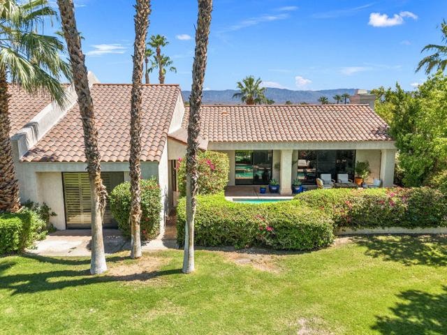 10605 Wimbledon Drive, Rancho Mirage CA: https://media.crmls.org/mediaz/629c2919-b40a-4ab0-8921-a50a09c6052d.jpg