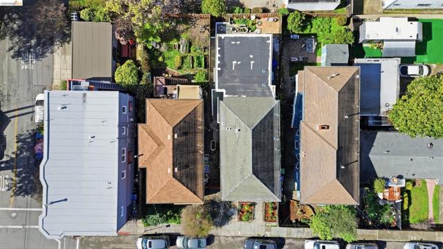 3114 california, Berkeley CA: https://media.crmls.org/mediaz/629d4651-9be2-4eaa-a4a0-047bea1398d3.jpg