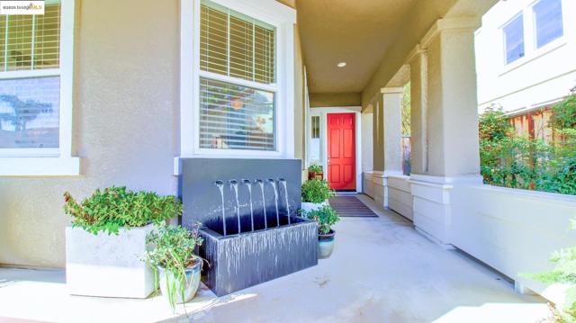 881 Inverness Ln, Brentwood CA: https://media.crmls.org/mediaz/629d515c-5056-47ad-91cb-fa2a47bd6b60.jpg