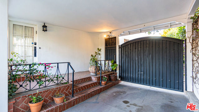 4 Bed Home for Sale in Los Angeles, California