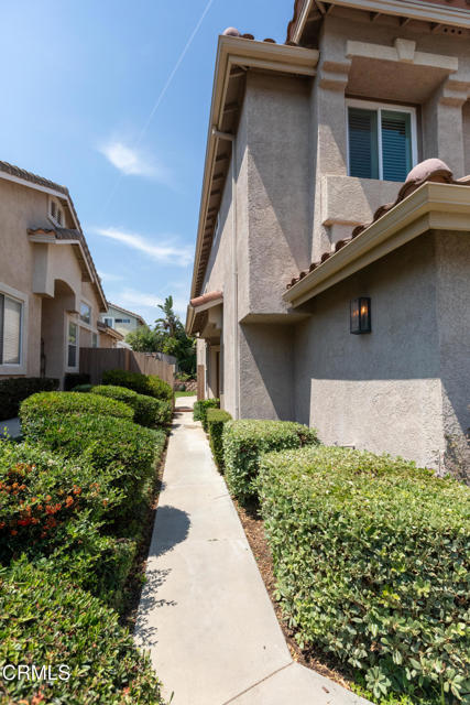 5247 San Francesca, Camarillo CA: https://media.crmls.org/mediaz/629e9170-54e1-4ea5-864a-6419f24ed349.jpg