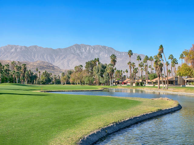 7529 Regency Drive, Palm Springs CA: https://media.crmls.org/mediaz/629f7f3b-0ea4-476b-9a09-9e1ce1df057f.jpg