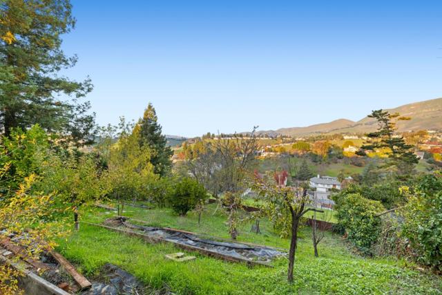 44500 Parkmeadow Drive, Fremont CA: https://media.crmls.org/mediaz/62a05dd2-718b-44fe-a7a7-a97b71213bf5.jpg