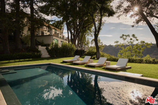 6 Bed Home for Sale in Los Angeles, California