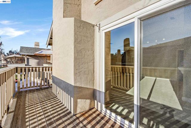 3769 Crow Canyon Rd, San Ramon CA: https://media.crmls.org/mediaz/62a13f04-887d-493a-8905-6c9204ab36c4.jpg