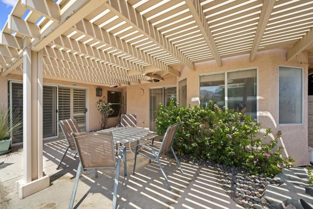 77469 Evening Star Circle, Indian Wells CA: https://media.crmls.org/mediaz/62a1e95a-a388-43f1-980f-b172b463834a.jpg