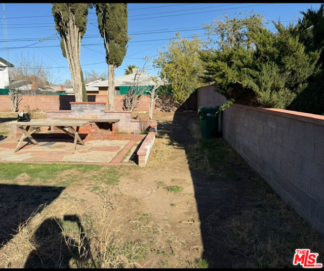 44250 Kirkland Avenue, Lancaster CA: https://media.crmls.org/mediaz/62a23d1d-bf45-4329-b17f-45eed1686abc.jpg