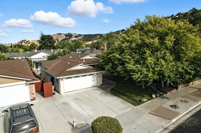 6270 Blossom Avenue, San Jose CA: https://media.crmls.org/mediaz/62a250f9-6b47-4810-b18d-52da8e3d8414.jpg