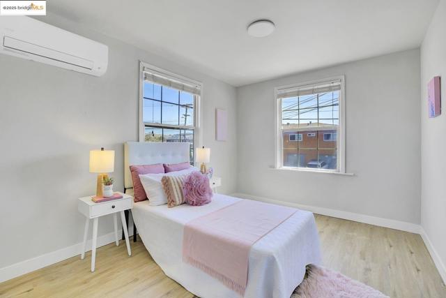 319 S 37Th St, Richmond CA: https://media.crmls.org/mediaz/62a2d9b1-3ba4-476d-a141-fea6e1e9ed3f.jpg