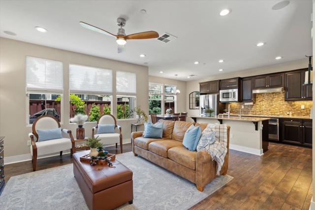 255 Stoney Creek Lane, Morgan Hill CA: https://media.crmls.org/mediaz/62a2ea14-e49d-4bc3-93a5-6f24758b0331.jpg