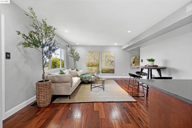 4329 Lawrence Dr, Castro Valley CA: https://media.crmls.org/mediaz/62a33eeb-8b05-4668-89e7-424f123ea70e.jpg
