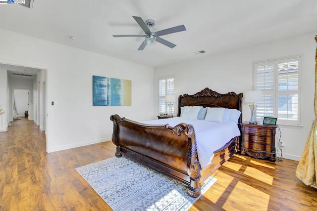 200 ARDEN CT, San Ramon CA: https://media.crmls.org/mediaz/62a34390-85f9-424f-af90-fc00cfa34bd3.jpg