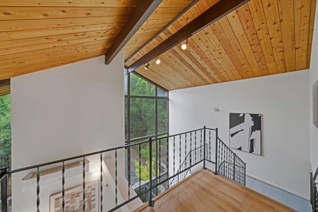 435 Golden Oak Drive, Portola Valley CA: https://media.crmls.org/mediaz/62a3c37a-7bb7-48fb-bc59-f9cd7628d7ea.jpg