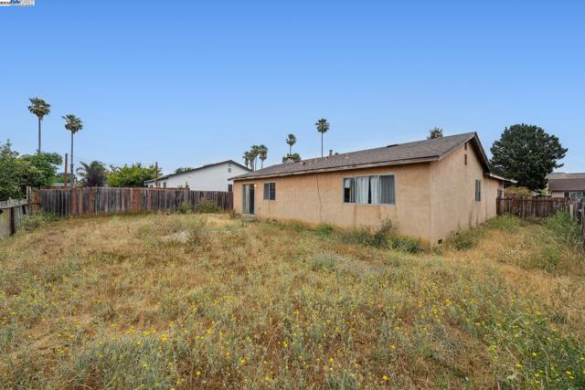 220 PEMBROKE DRIVE, Vallejo CA: https://media.crmls.org/mediaz/62a3ebaf-6cb1-4a7e-a17d-a98fa4b43af0.jpg