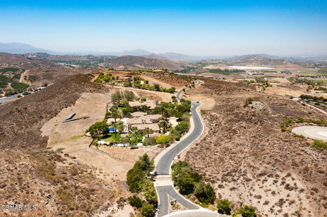 70 Presidential Drive, Simi Valley CA: https://media.crmls.org/mediaz/62a4184b-edca-452b-94e5-7027b82b49c5.jpg