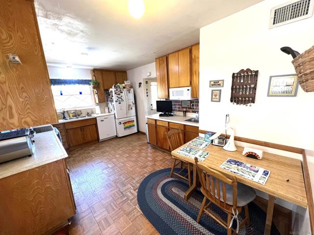 5055 Mount Frissell Dr, San Diego CA: https://media.crmls.org/mediaz/62a42c6a-2856-4a83-b64a-979be918f8d5.jpg