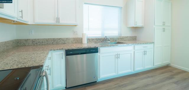 3805 Havengate Way, Sacramento CA: https://media.crmls.org/mediaz/62a53500-48d2-4ae9-a05d-ff6321dcb2a6.jpg