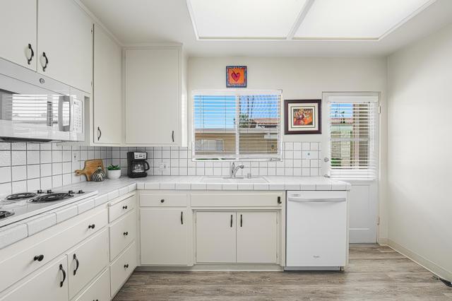 290 S San Jacinto Drive, Palm Springs CA: https://media.crmls.org/mediaz/62a5f626-7acc-46d2-9cfc-37ac0f9e140f.jpg