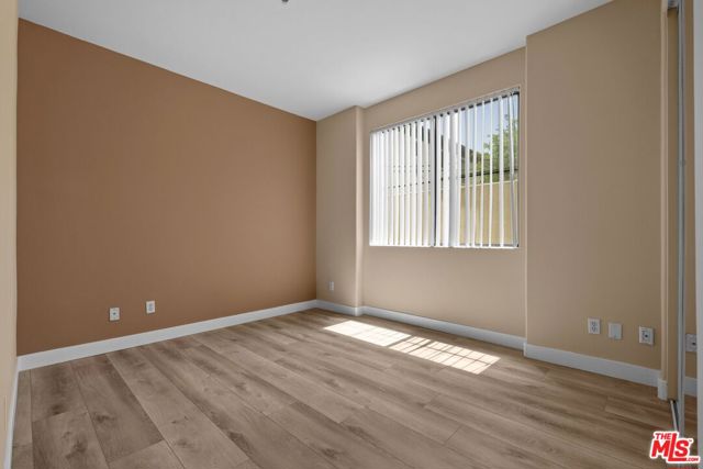 10275 Missouri Avenue, Los Angeles CA: https://media.crmls.org/mediaz/62a60c3b-5b20-4913-8a27-f4dab0fed1df.jpg
