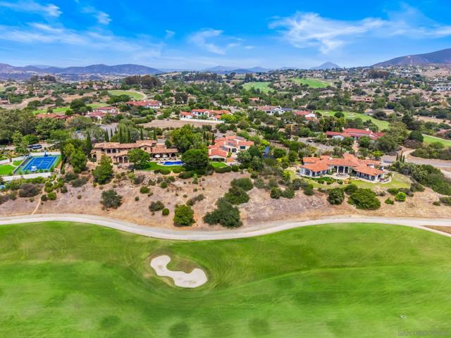 7975 Villas, San Diego CA: https://media.crmls.org/mediaz/62a684b4-734b-4a03-aff7-9091ef82fd3a.jpg