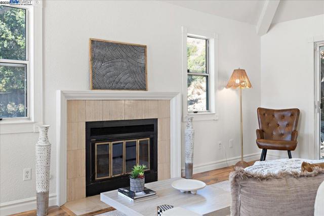 1218 Locust Dr, Vallejo CA: https://media.crmls.org/mediaz/62a6a64c-3139-4845-ace7-227cb5343183.jpg