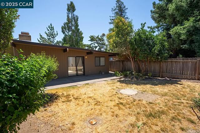50 chief, Sacramento CA: https://media.crmls.org/mediaz/62a711b8-caf8-4187-aed0-f2564cfb0a06.jpg