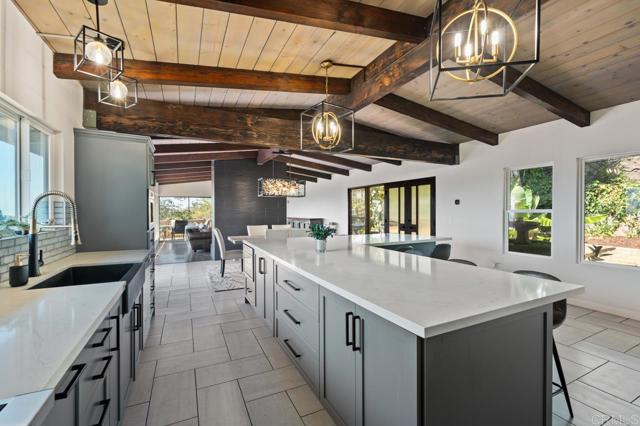 Detail Gallery Image 9 of 72 For 4814 Rushville Ln, La Mesa,  CA 91941 - 5 Beds | 2/1 Baths