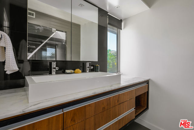 1856 Hi Point Street, Los Angeles CA: https://media.crmls.org/mediaz/62a7a19f-110b-481f-907f-4c12bd5a41af.jpg