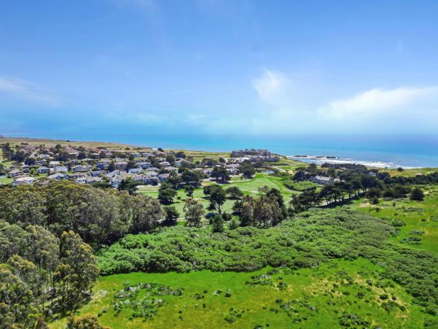 121 Carnoustie Drive, Half Moon Bay CA: https://media.crmls.org/mediaz/62a80394-f9eb-4f6e-8b62-7a8425459dc1.jpg