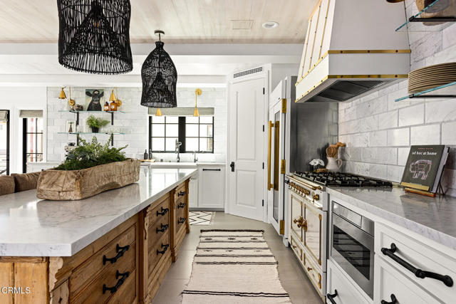 Detail Gallery Image 2 of 41 For 1173 Norwich Ln, Ventura,  CA 93001 - 4 Beds | 4/1 Baths