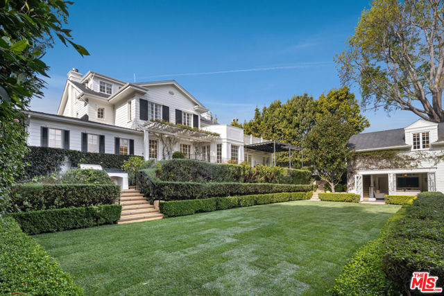 130 S Cliffwood Avenue, Los Angeles CA: https://media.crmls.org/mediaz/62a82aef-f792-4cbe-aca3-8a0ceb95b2a7.jpg