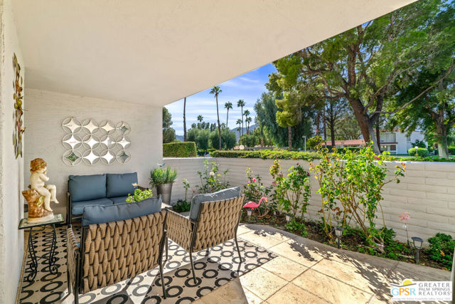 2522 N Whitewater Club Drive #D, Palm Springs, CA 92262