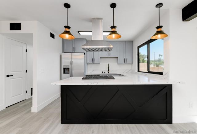 6035 Harps Ct, San Diego CA: https://media.crmls.org/mediaz/62aa07e1-7bfc-440a-b69a-8fcc548383b5.jpg