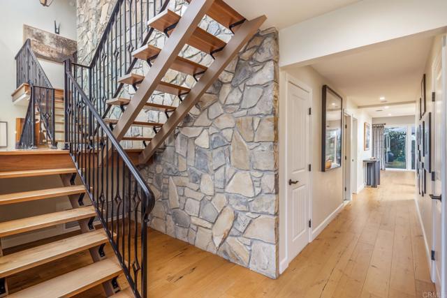 7031 Estrella De Mar Road, Carlsbad CA: https://media.crmls.org/mediaz/62aa8f99-305d-4578-b11f-b81b147f3452.jpg