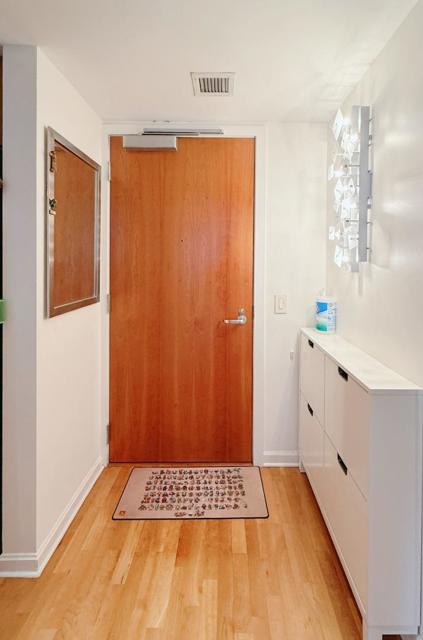 400 Beale Street, San Francisco CA: https://media.crmls.org/mediaz/62aaf335-a3b6-4779-afaa-01f97c2222e7.jpg