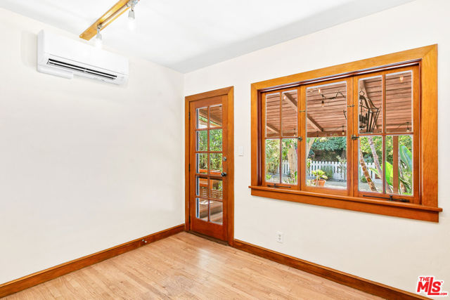 4171 Kraft Avenue, Studio City CA: https://media.crmls.org/mediaz/62aaf9f9-cc01-4b0b-85d4-21ba1e94b274.jpg