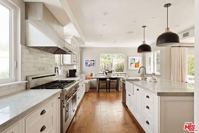 2468 Wellesley Avenue, Los Angeles CA: https://media.crmls.org/mediaz/62ab2733-002c-4082-8395-a748cd0dd2c1.jpg