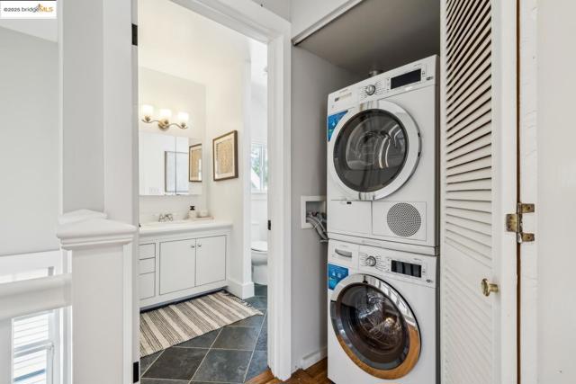 5490 Kales AVE, Oakland CA: https://media.crmls.org/mediaz/62ab81ee-6d46-4e11-8fd1-0cab41ff68f3.jpg