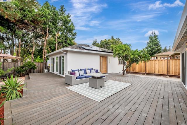 41511 Chadbourne Dr, Fremont CA: https://media.crmls.org/mediaz/62abdf0f-e4f6-4a14-9263-0eeffd2ad652.jpg