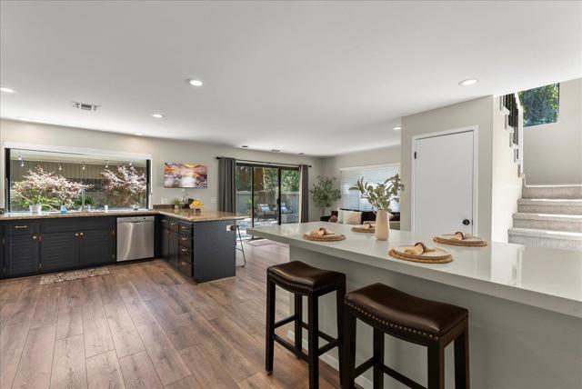 2133 Gold Rush Drive, Gold River CA: https://media.crmls.org/mediaz/62ac1273-be33-4938-918a-fd88b93c9cd4.jpg