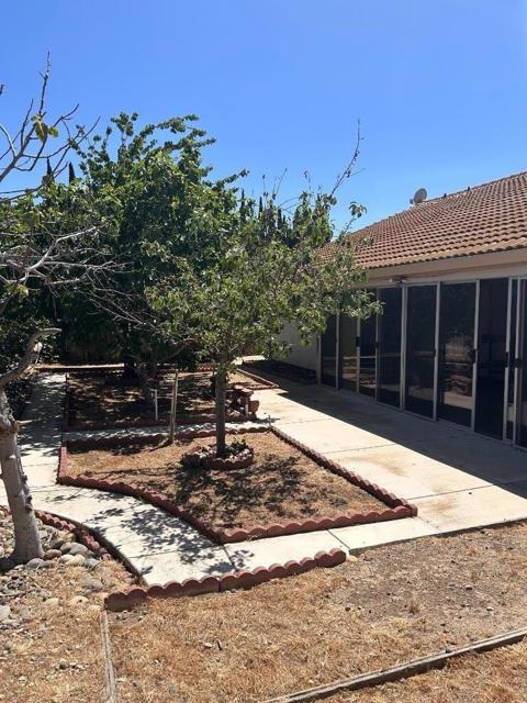 754 Meadowlark Avenue, Los Banos CA: https://media.crmls.org/mediaz/62ac3d51-c808-43d0-a0ed-b303c20eaa89.jpg