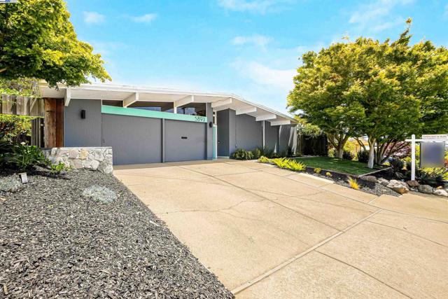 5893 Highwood Rd, Castro Valley CA: https://media.crmls.org/mediaz/62ac4825-9c11-4f5b-9112-211af8b015a1.jpg