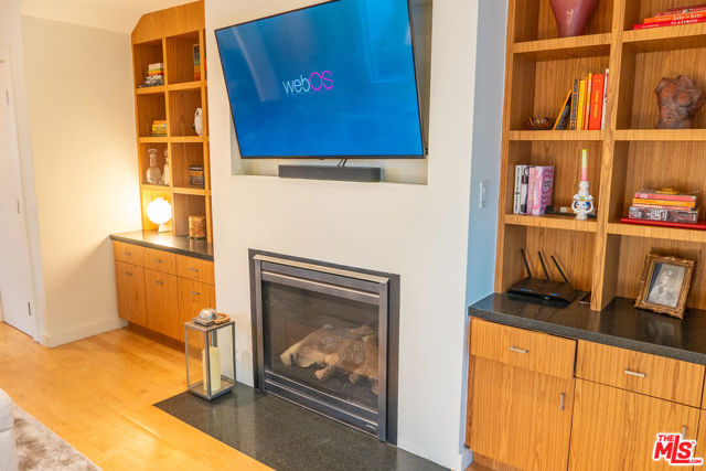 880 Hilldale Avenue, West Hollywood CA: https://media.crmls.org/mediaz/62ac8c13-04fb-46e5-9b57-fff2cd2bda93.jpg